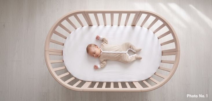 espiro oasis &ndash; a wooden cot that grows with your child with two mattresses and an extension function